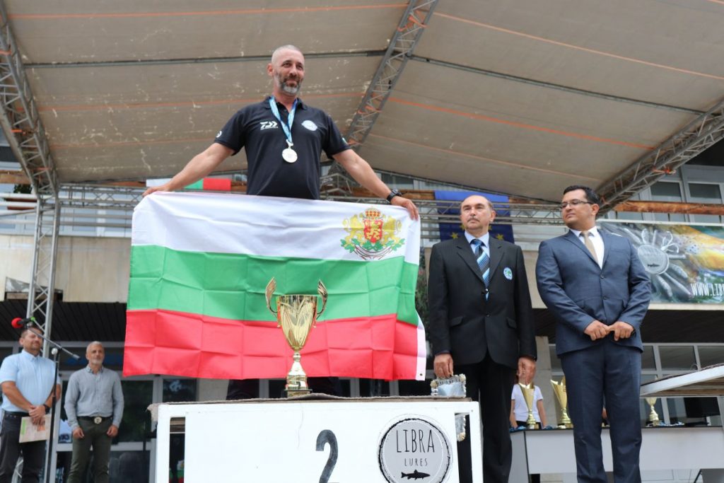 българите световно девин