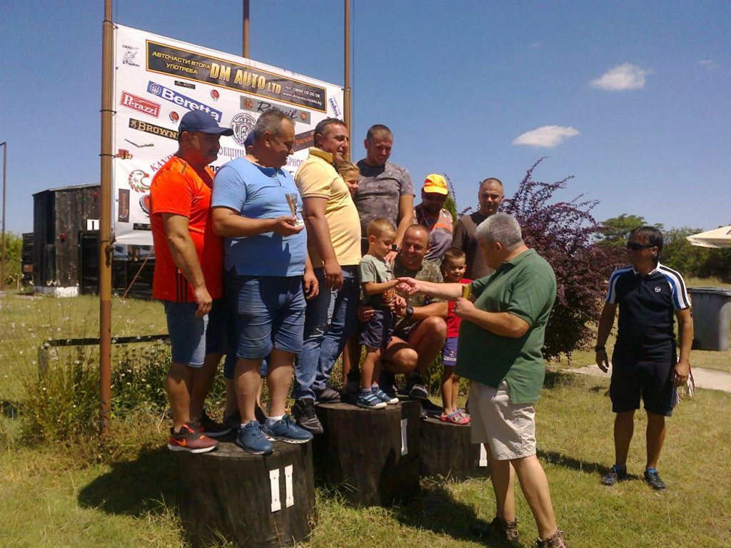 състезатели велико търново