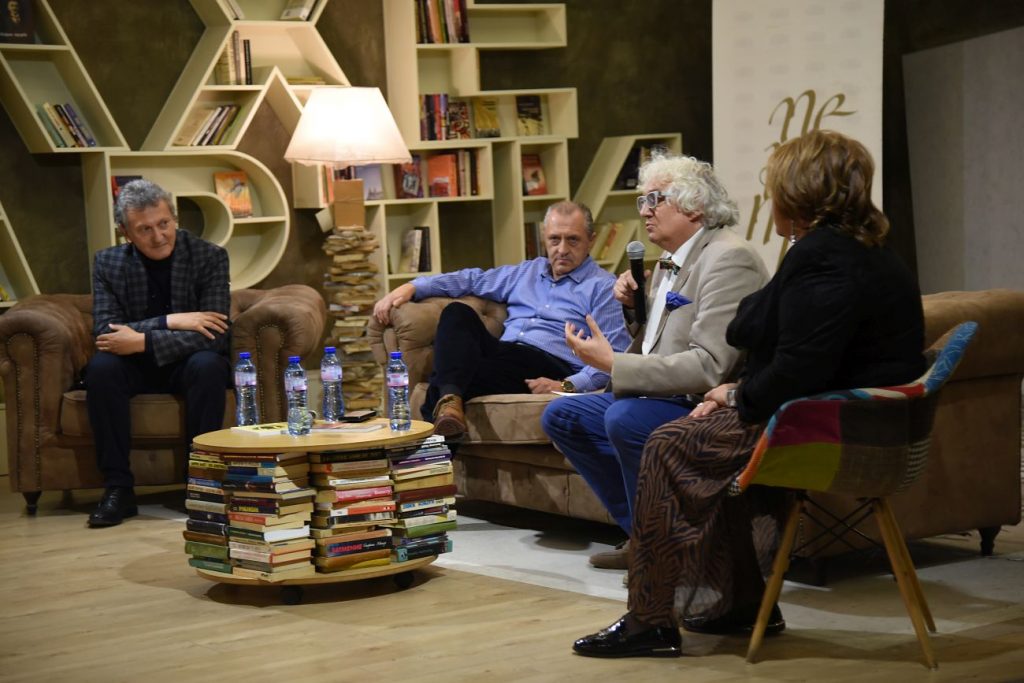 книга михаил михайлов