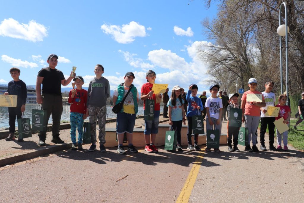 състезание гребния канал