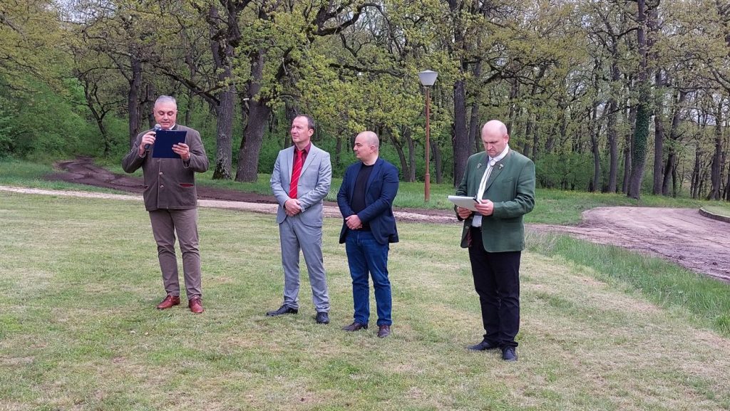 преглед паднали рога