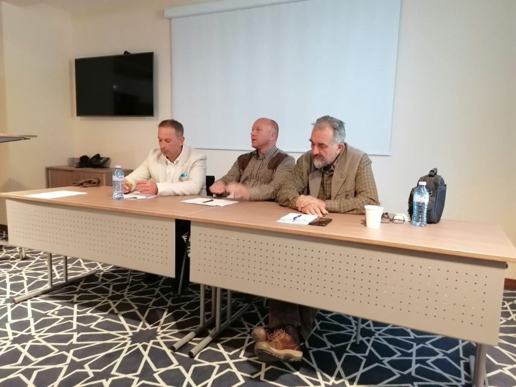 семинар лектори