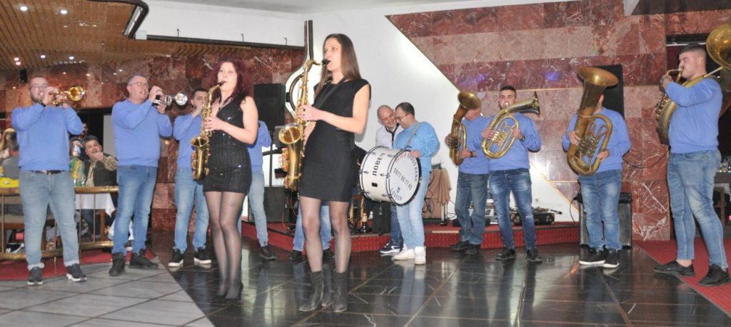 вечеринка ловеч