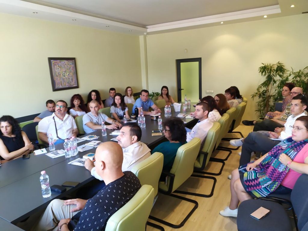 отровни примамки