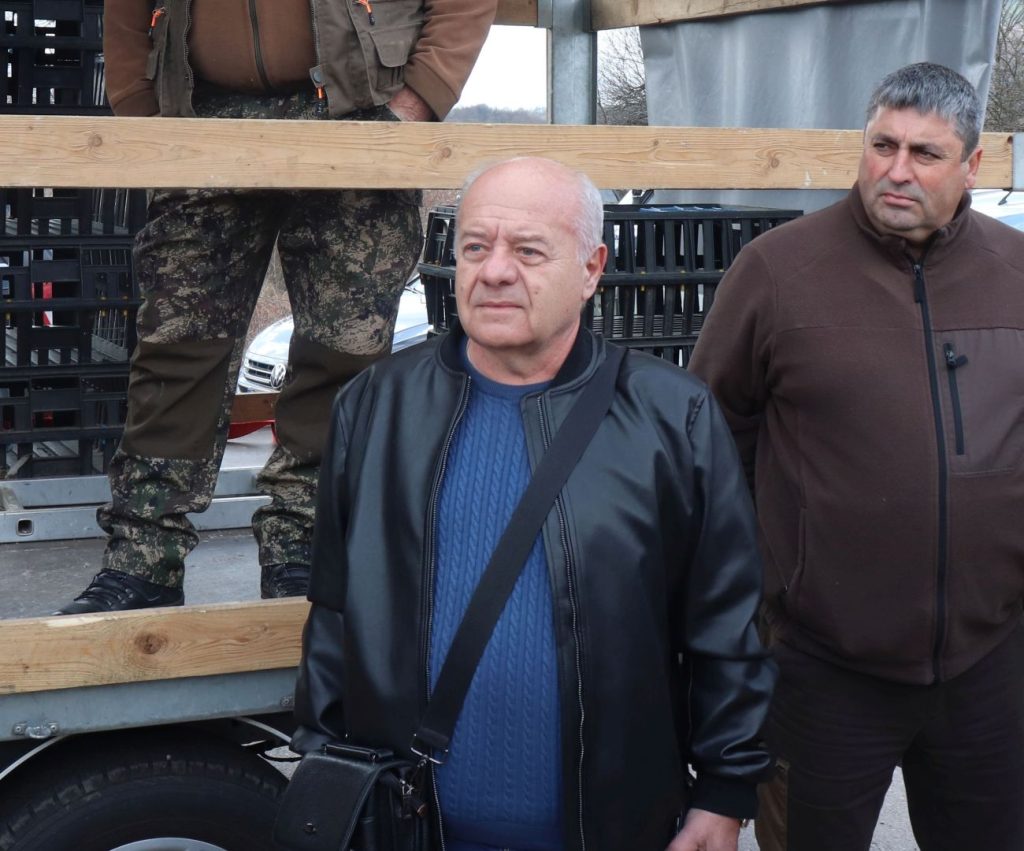 разселване трън