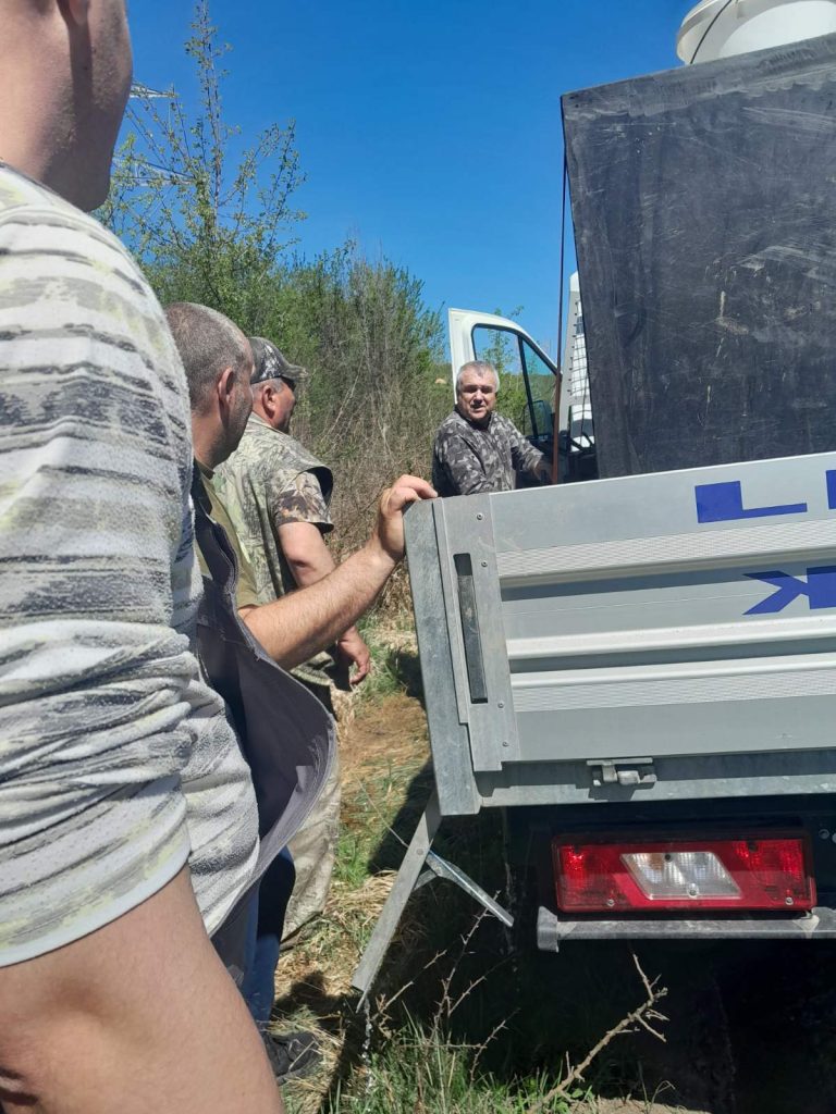 зарибяване тръстов дол