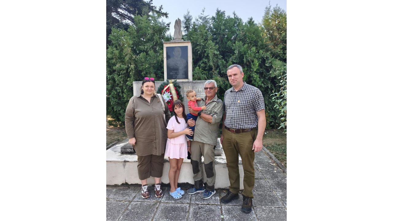 долни чифлик 130 години